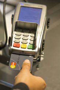 Mastercard mit Fingerabdruck-Sensor