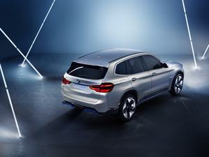 BMW Concept iX3 (Bild: BMW)