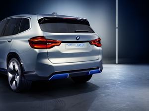 BMW Concept iX3 (Bild: BMW)