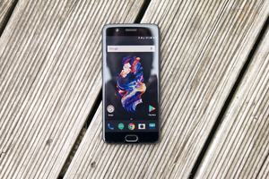 OnePlus hat sich für ein 5,5 Zoll großes Full-HD-AMOLED-Panel entschieden