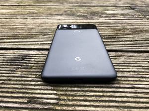 Pixel 2 und Pixel 2 XL bieten gute Laufzeiten, aber kein Wireless Charging