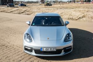 Der Porsche Panamera 4S Diesel ist eine sportliche, aber dennoch komfortable Limousine mit tollem Infotainment-System, bietet bei den Assistenten aber nicht in allen Belangen das Bestmögliche