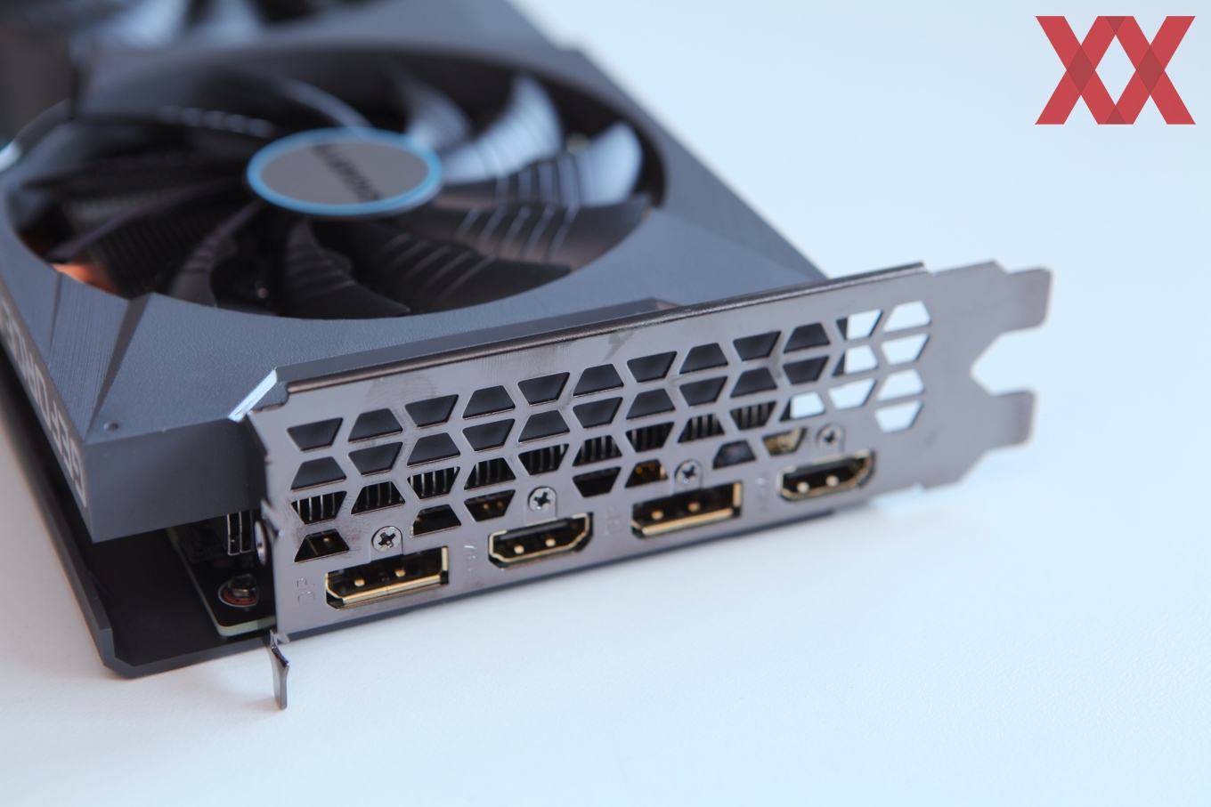 Выходит видеокарта. RTX 3060 ti Eagle. Видеокарта RTX 3060 ti. Gigabyte NVIDIA GEFORCE RTX 3060ti. RTX 3060 ti разъемы.