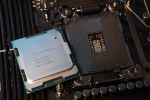 Intel Core i9-10980XE