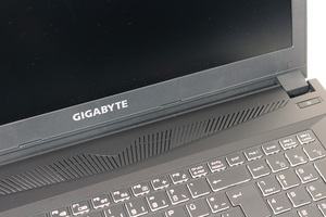 Gigabyte Sabre 17-W8 im Test