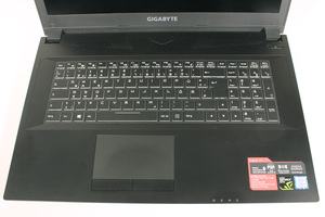 Gigabyte Sabre 17-W8 im Test