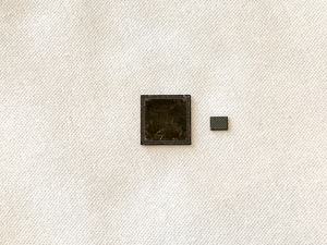 Qualcomm QCC1110 (rechts) und Snapdragon 801