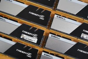 64 GB (8x 8 GB) G.Skill TridentZ Neo RGB DDR4-3600