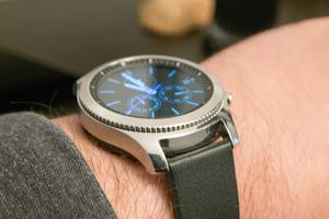 Gear S3 classic und frontier unterscheiden sich unter anderem im Design der Lünette