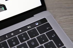 Apple MacBook Pro mit Touch Bar