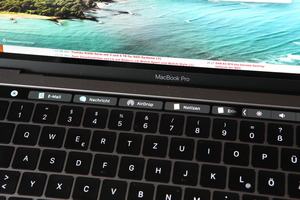 Apple MacBook Pro mit Touch Bar