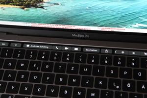 Apple MacBook Pro mit Touch Bar