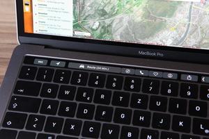 Apple MacBook Pro mit Touch Bar