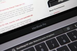 Apple MacBook Pro mit Touch Bar