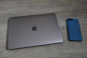 Apple MacBook Pro mit Touch Bar