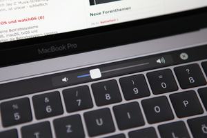 Apple MacBook Pro mit Touch Bar