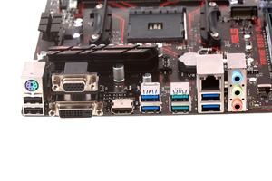 Das I/O-Panel beim ASUS Prime B350-Plus.