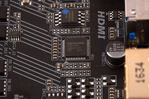 Wichtig ist außerdem der ASMedia ASM1442K als TMDS-Level-Shifter.