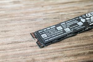 Intel SSD 760p