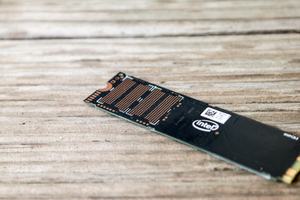 Intel SSD 760p