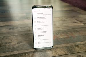 Das Infinity Display des Samsung Galaxy S8 polarisiert