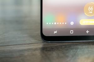 Auf allen vier Seiten des Samsung Galaxy S8 fallen die Ränder des Displays sehr schmal aus