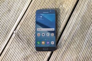 Das Samsung Galaxy A5 (2017) schneidet besser als sein Vorgänger ab, trifft aber auf starke Konkurrenz