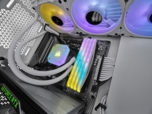 CORSAIR VENGEANCE RGB RT