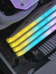 CORSAIR VENGEANCE RGB RT