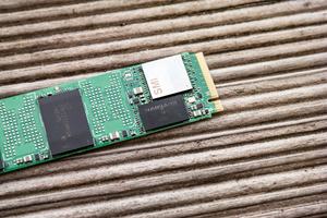 Intel SSD 660p