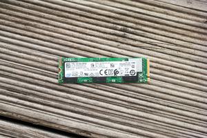 Intel SSD 660p