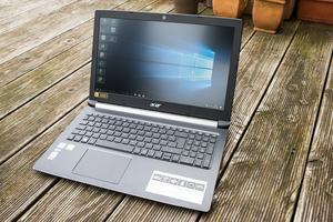 Der 48 Wh fassende Akku des Acer Aspire 5 sorgt für teils gute Laufzeiten, das Ladegerät ist allerdings zu schwach ausgefallen