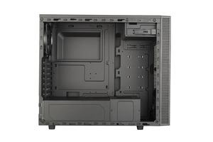 Cooler Master MasterBox E300L und MasterBox E500L