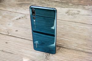 Die beiden optischen Highlights des Huawei P20 Pro: Triple-Kamera und gläserne Rückseite