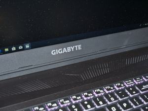 Gigabyte Sabre 17 und Sabre 15 mit Coffee Lake H