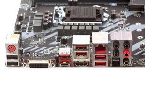 Das I/O-Panel beim MSI Z370 Tomahawk.