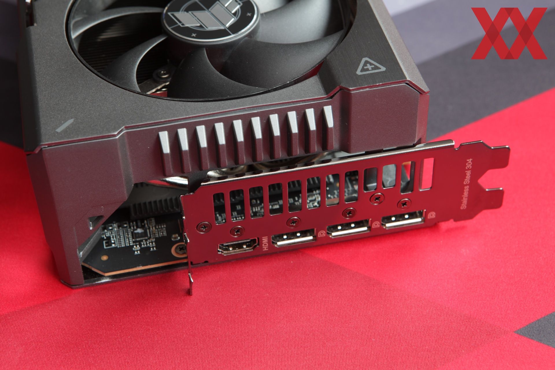 Radeon rx 7900 gre pure. Старая видеокарта радеон без охлаждения. Power Color Red Devil 7900 gre. Radeon RX 7900 gre Gigabyte обзор.