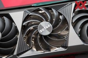 ZOTAC GAMING GeForce RTX 3090 Ti AMP Extreme Holo