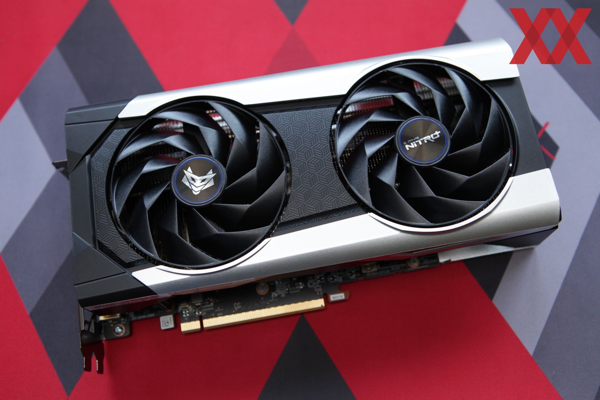 Вышли обзоры Radeon RX 7700 XT — видеокарта, в которой нет смысла