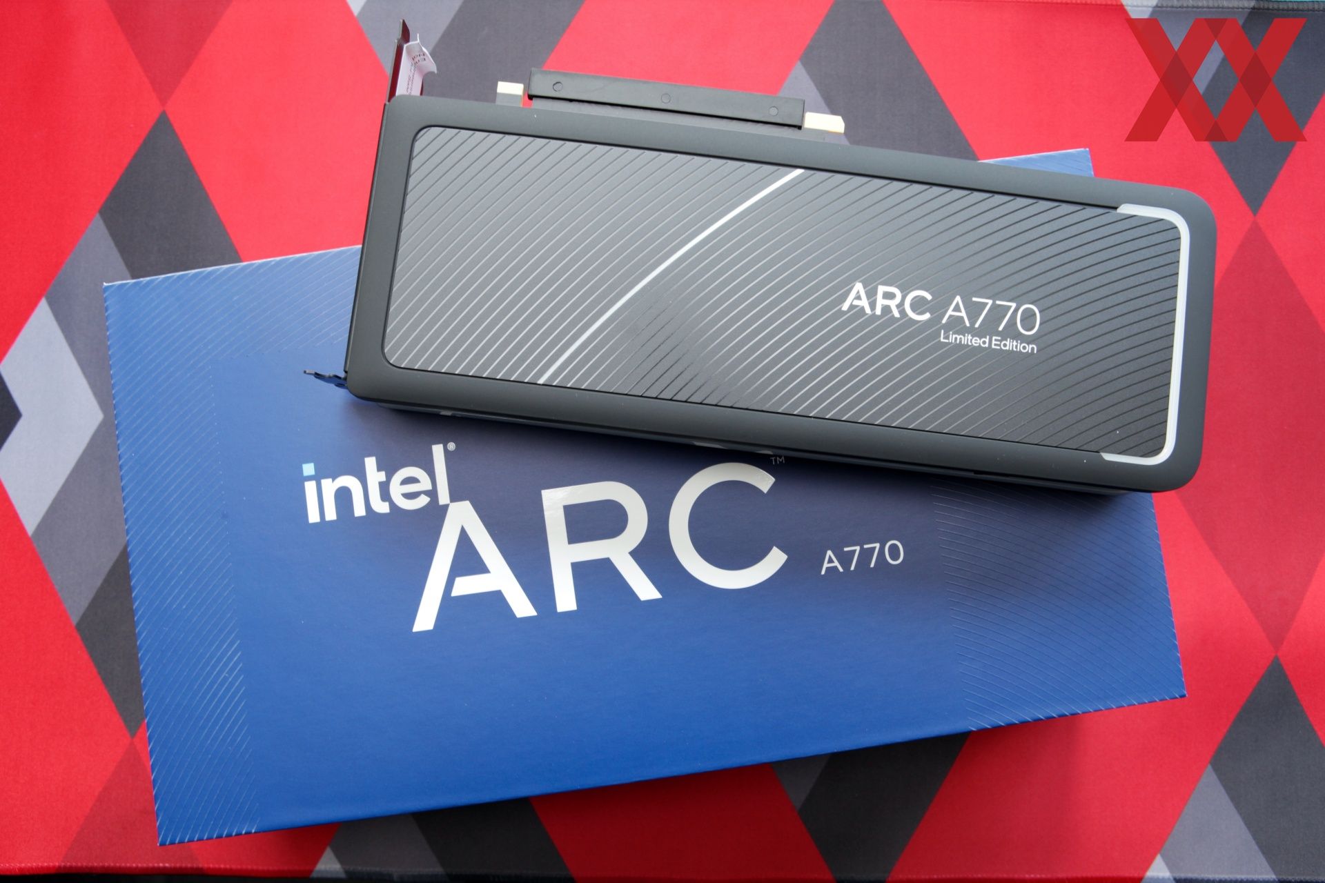 Тест и обзор: Intel Arc A750 и A770 Limited Edition – новые видеокарты  чипового гиганта - Hardwareluxx Russia