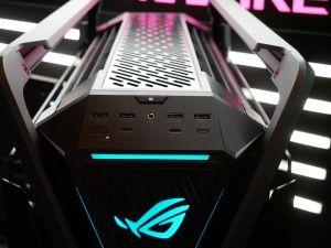 ASUS ROG Hyperion GR701