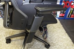 ASUS ROG Destrier Ergo Gamingstuhl