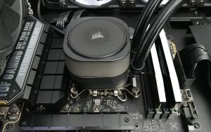 Corsair iCUE LINK Titan 360 RX RGB