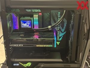 ASUS ROG Maximus Z790 Hero BTF und ROG Strix GeForce RTX 4090 BTF OC