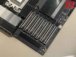 ASUS Pro WS WRX90E-Sage SE