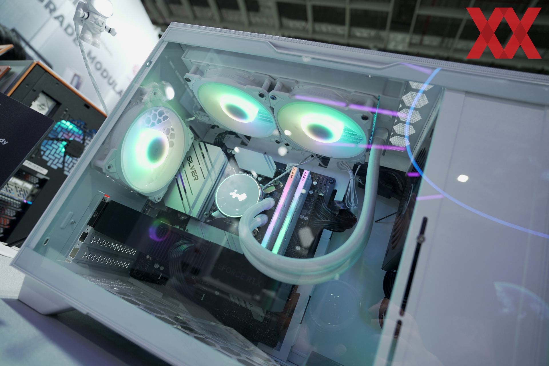 InWin на Computex 2024: новые панорамные корпуса, дерево тоже в моде -  Hardwareluxx Russia