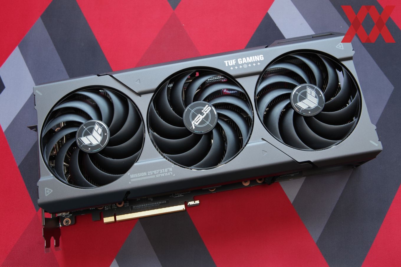 radeon-rx-9070-xt-amd-setzt-mit-rdna-4-weiter-auf-pcie-6-8-pin