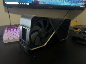 Vermeintlicher Prototyp einer NVIDIA GeForce RTX 4090 Ti