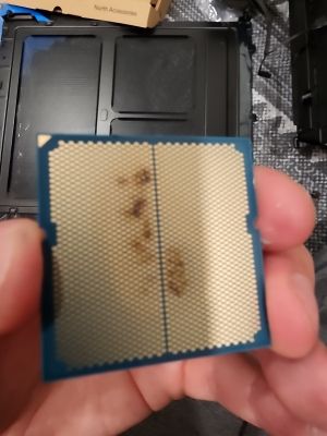 Ryzen 7 9800X3D mit Defekt