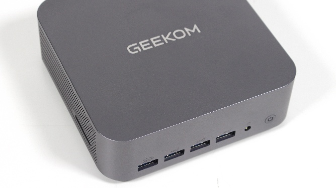 Geekom GT1 Mega Mini AI PC